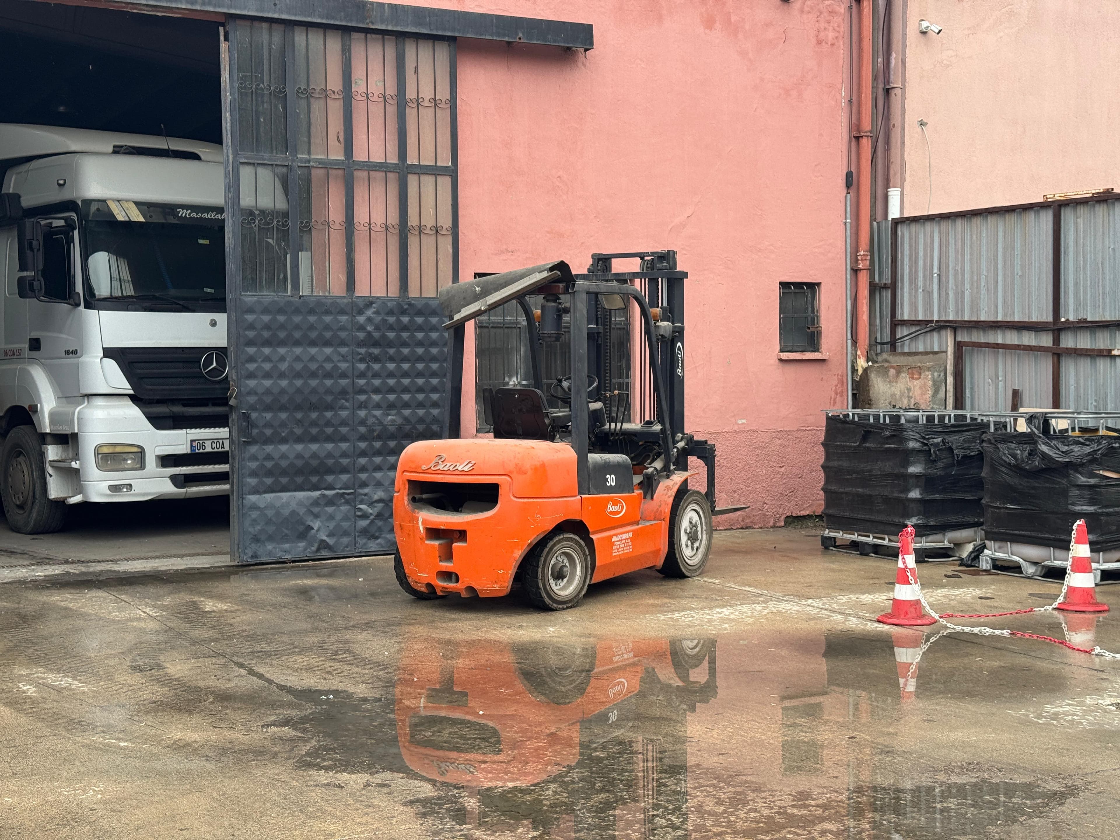 Forklift operasyonu