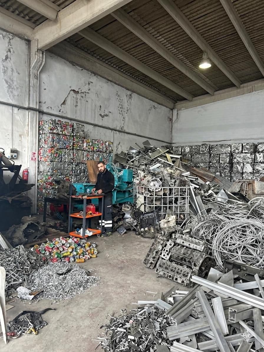Alüminyum hurda presleri ve metal parçalar